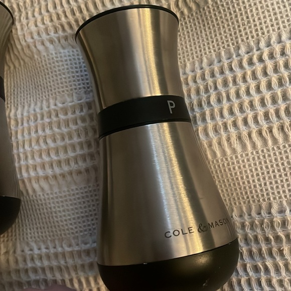 Cole & Mason Salt and Pepper Stainless Steel finish GRINDERS - Picture 3 of 5